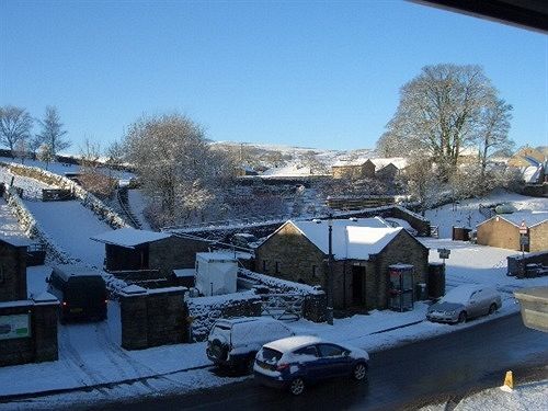 The Board 2* Hawes